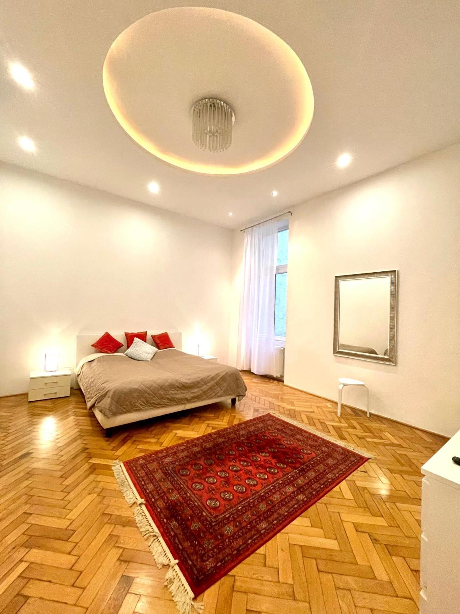 Amazing Swedish 3 Rooms Apartment In The City Center Будапеща Екстериор снимка