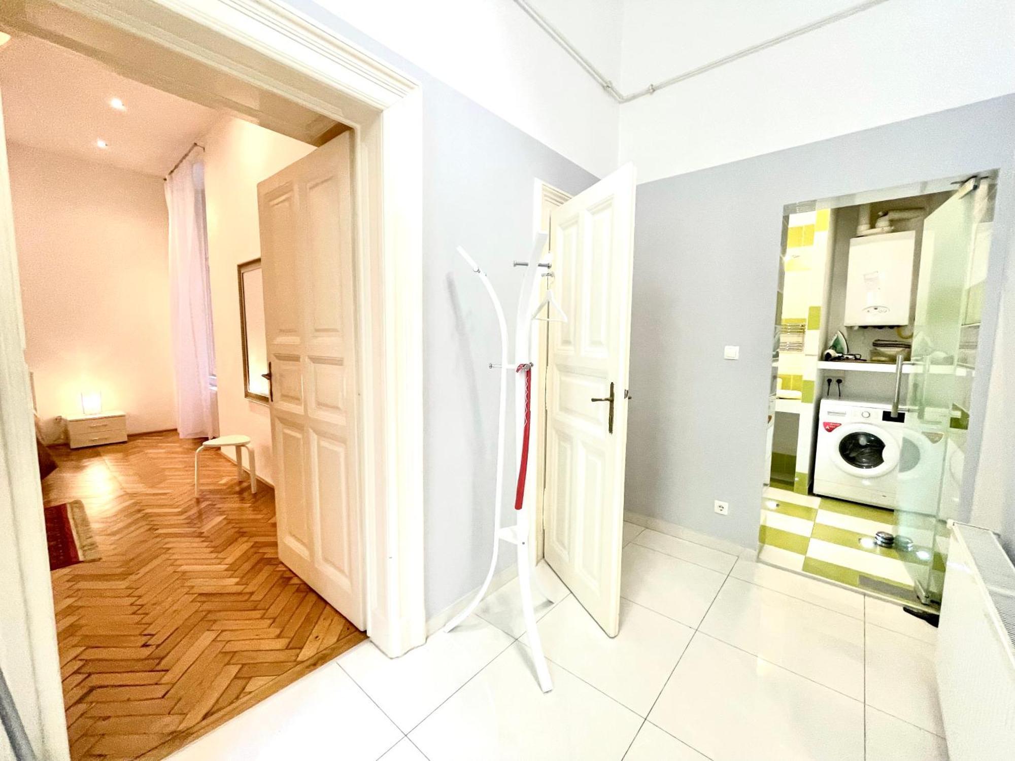 Amazing Swedish 3 Rooms Apartment In The City Center Будапеща Екстериор снимка
