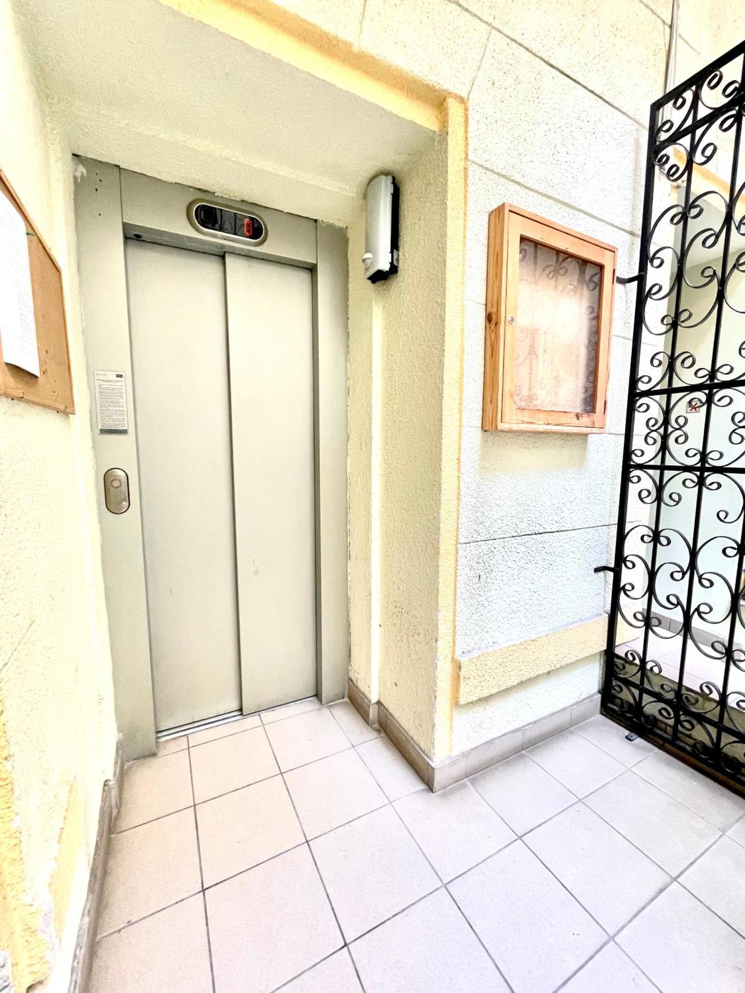 Amazing Swedish 3 Rooms Apartment In The City Center Будапеща Екстериор снимка