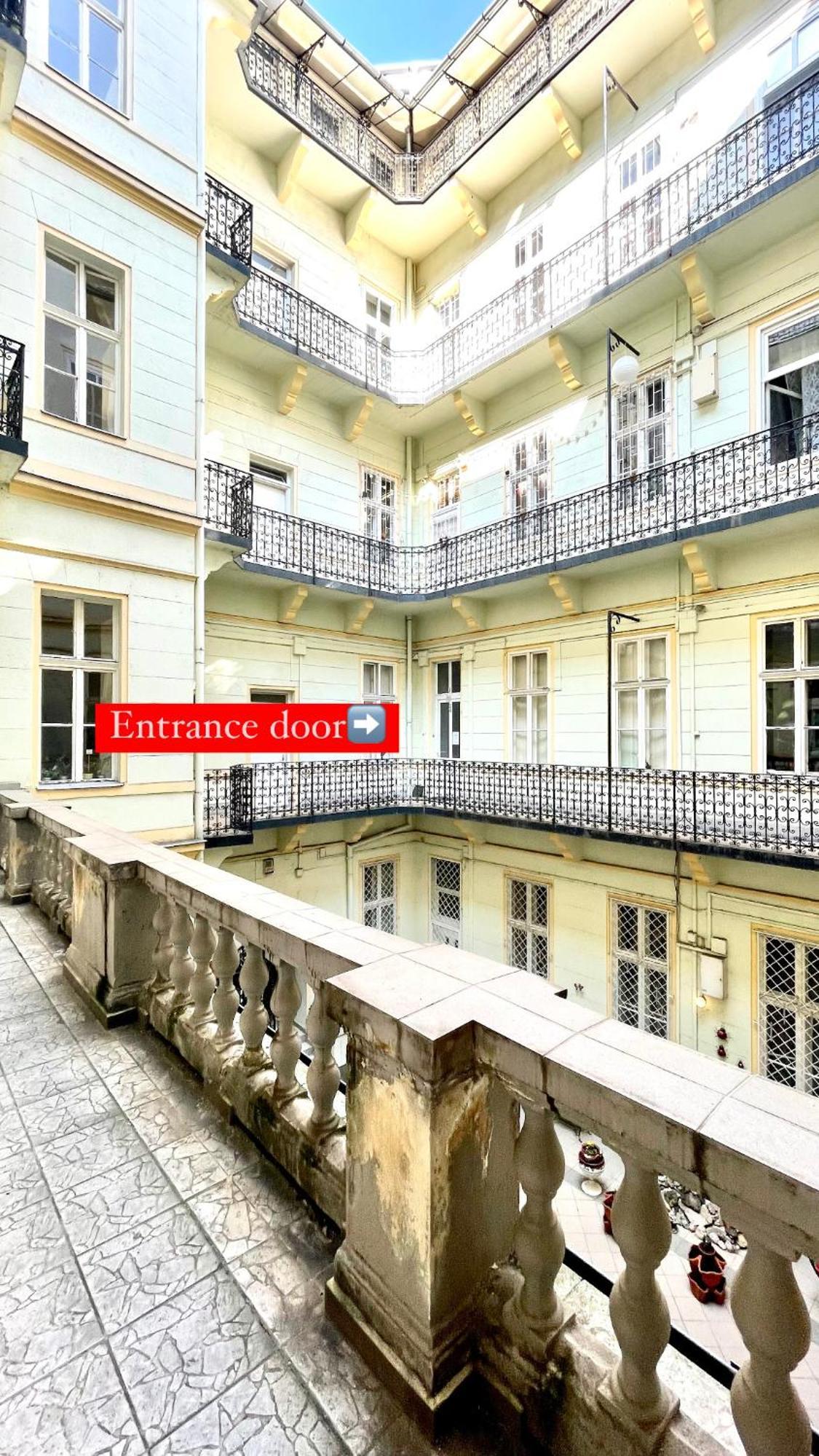 Amazing Swedish 3 Rooms Apartment In The City Center Будапеща Екстериор снимка